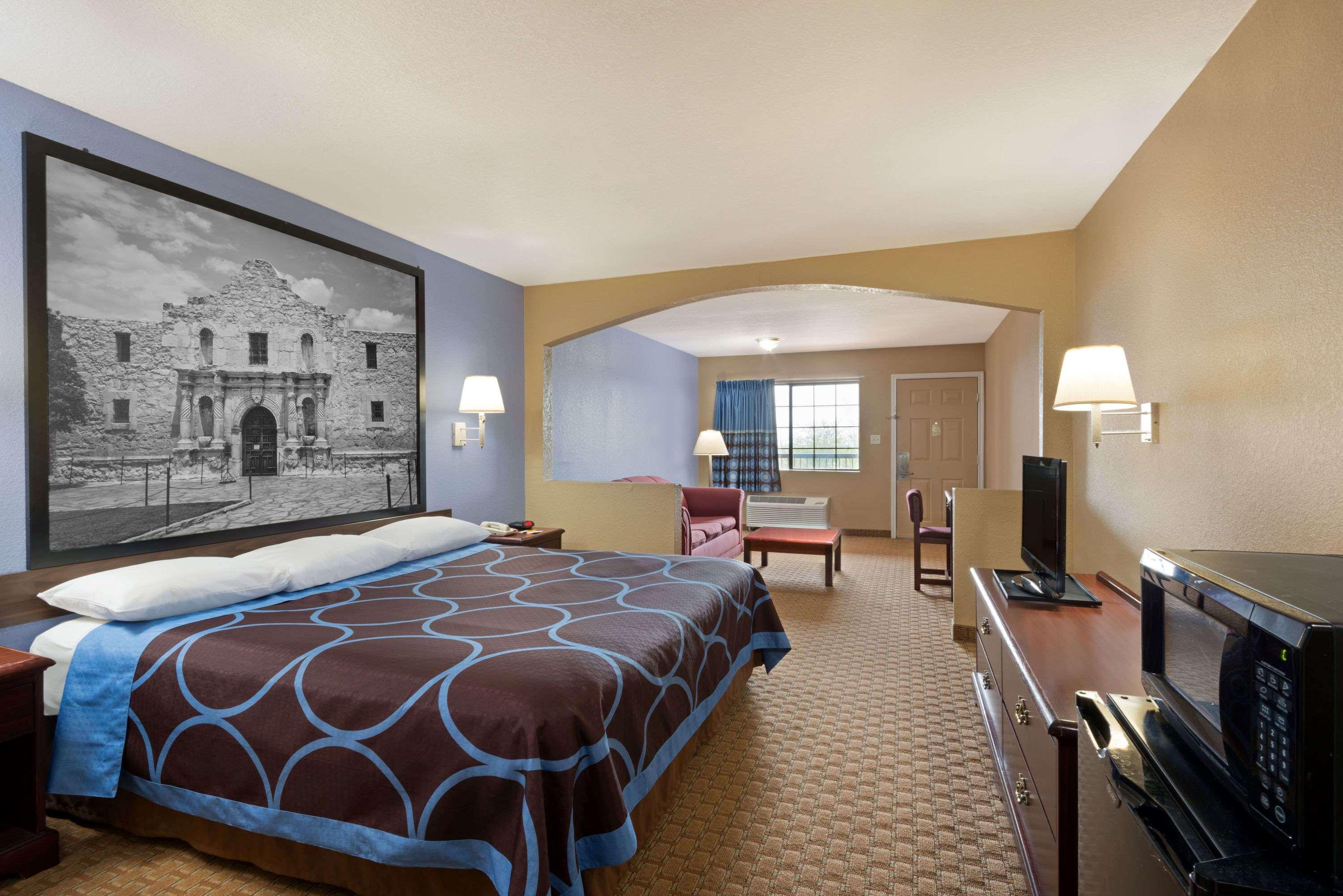 Super 8 By Wyndham San Antonio/Riverwalk Area מראה חיצוני תמונה