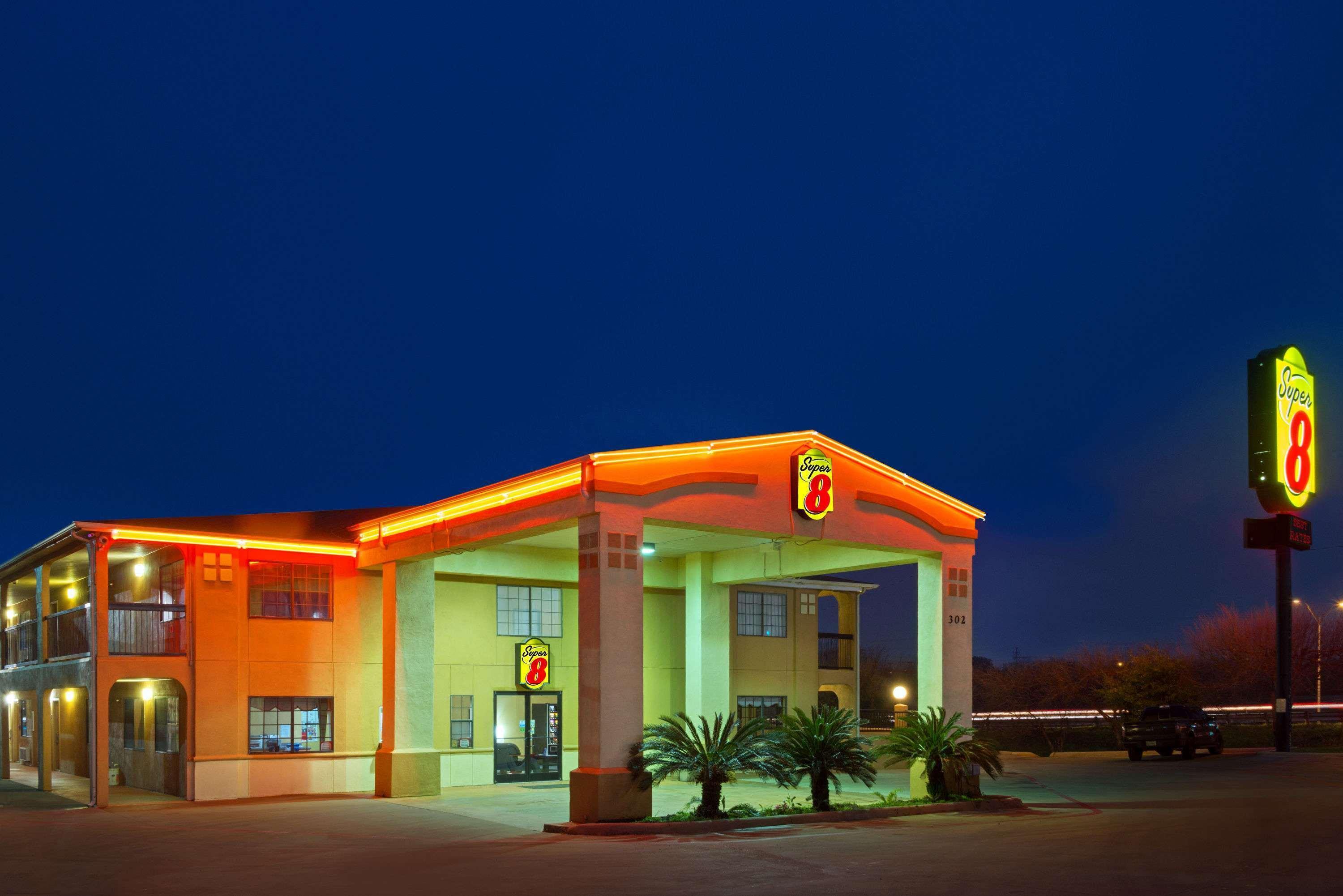 Super 8 By Wyndham San Antonio/Riverwalk Area מראה חיצוני תמונה