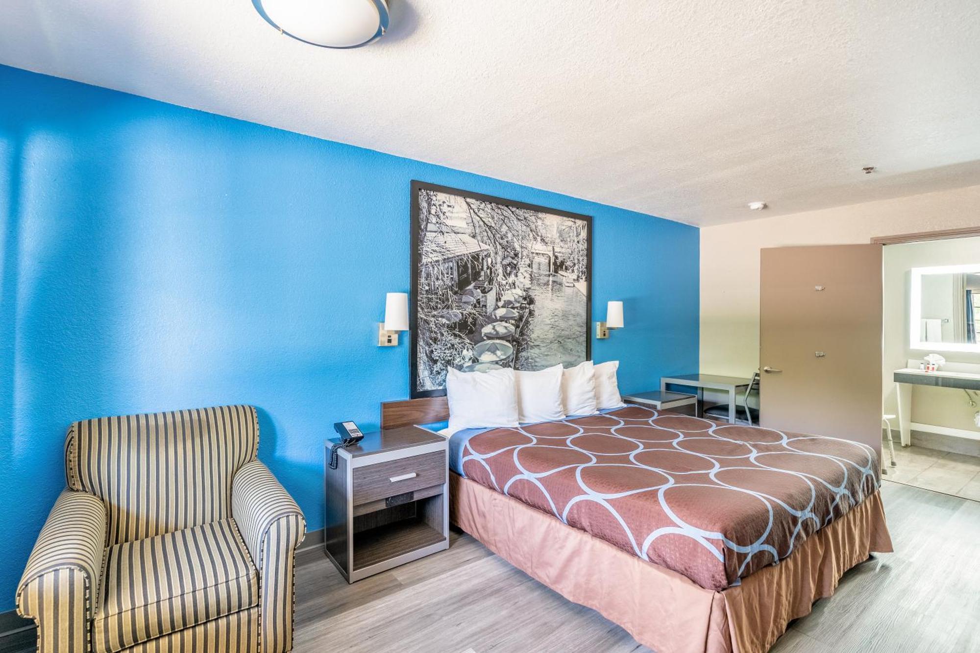 Super 8 By Wyndham San Antonio/Riverwalk Area מראה חיצוני תמונה