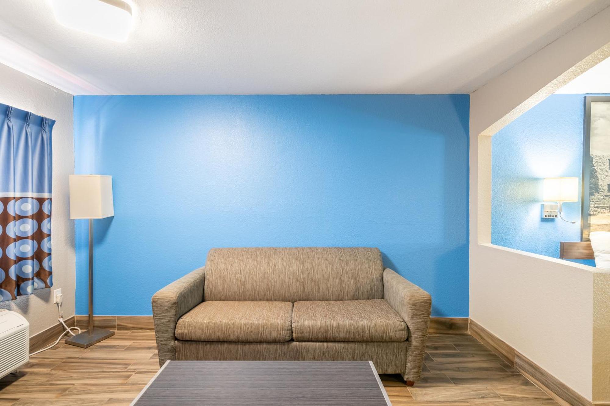 Super 8 By Wyndham San Antonio/Riverwalk Area מראה חיצוני תמונה