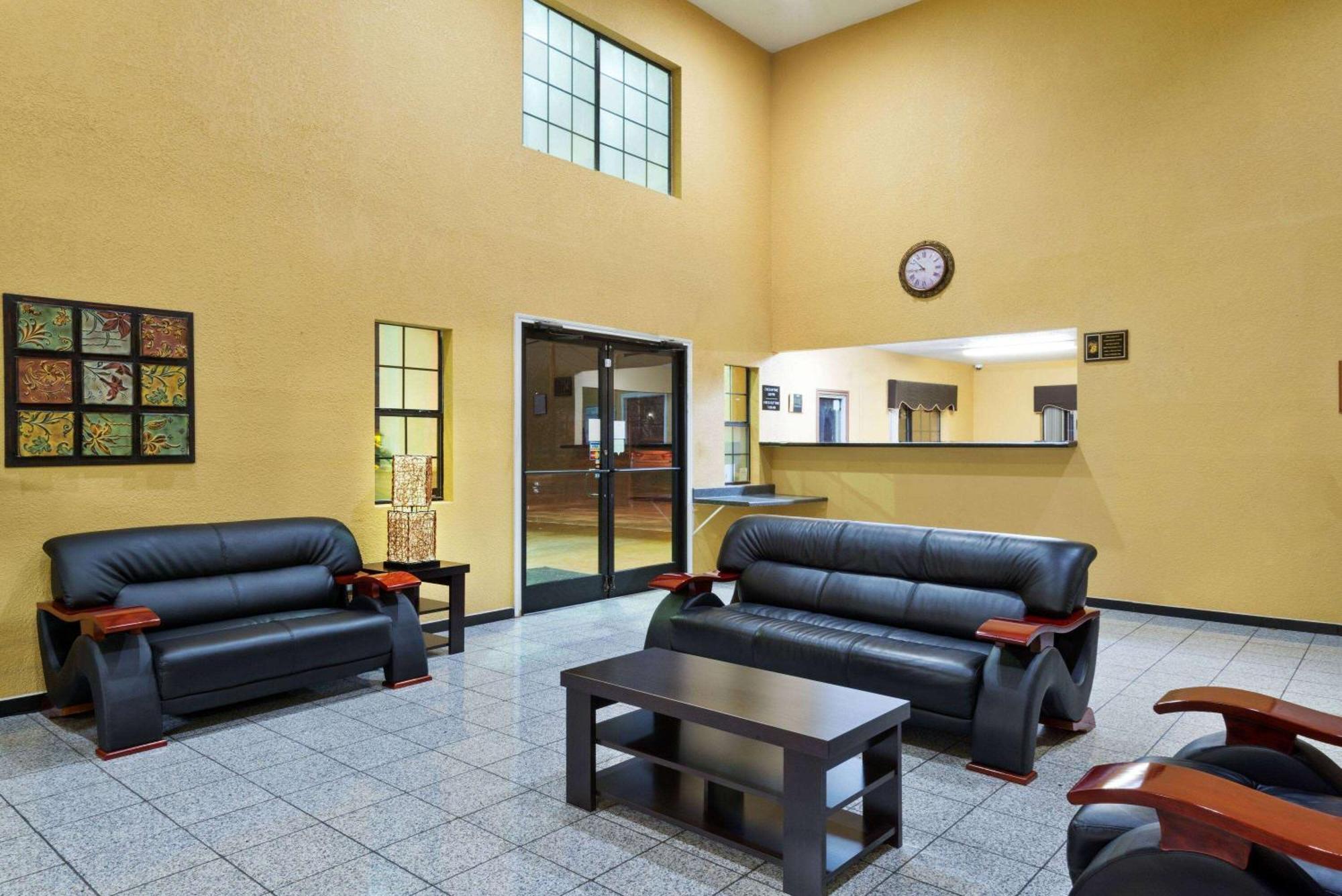 Super 8 By Wyndham San Antonio/Riverwalk Area מראה חיצוני תמונה